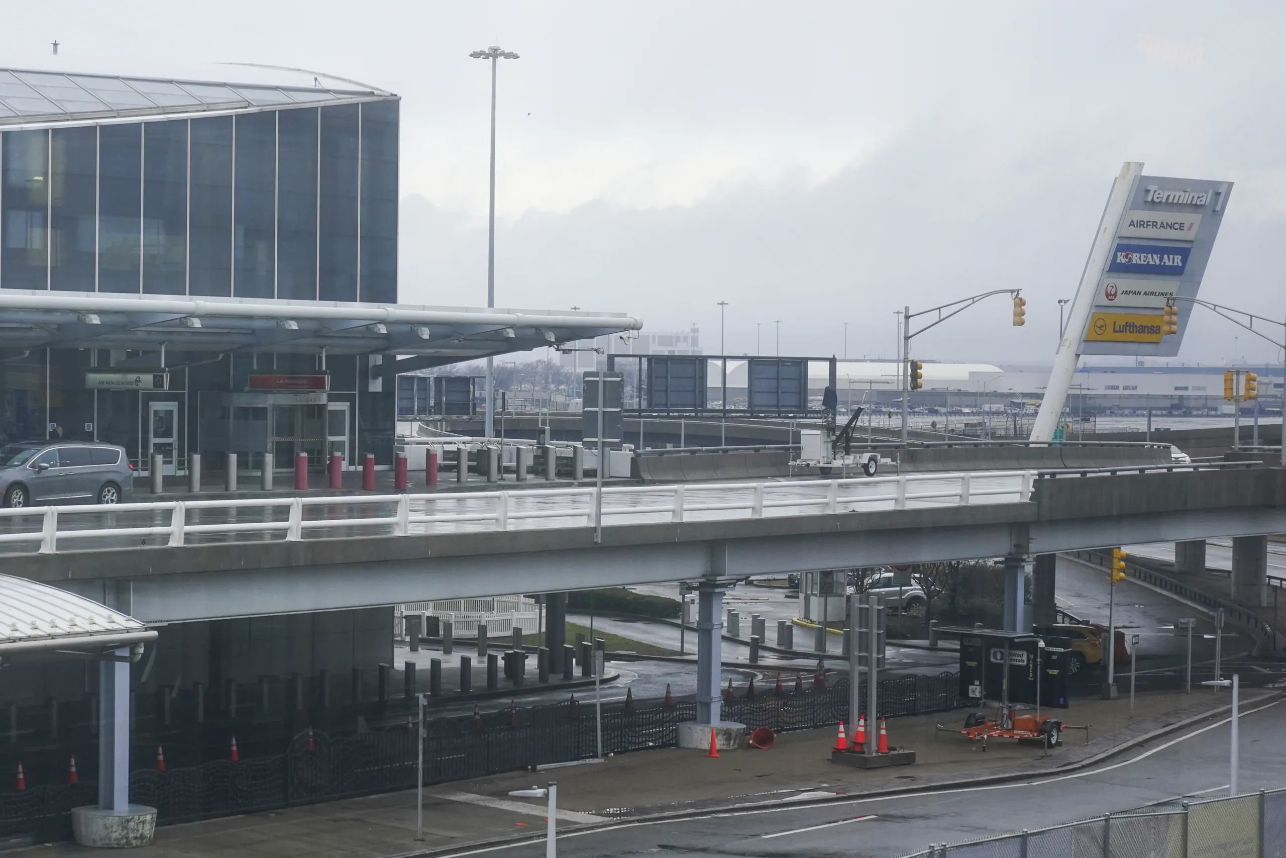 Stowaway on Flight to Paris Tried to Sneak Into Secure Areas of Other Us Airports, Prosecutor Says 1 AP24342017686461 scaled